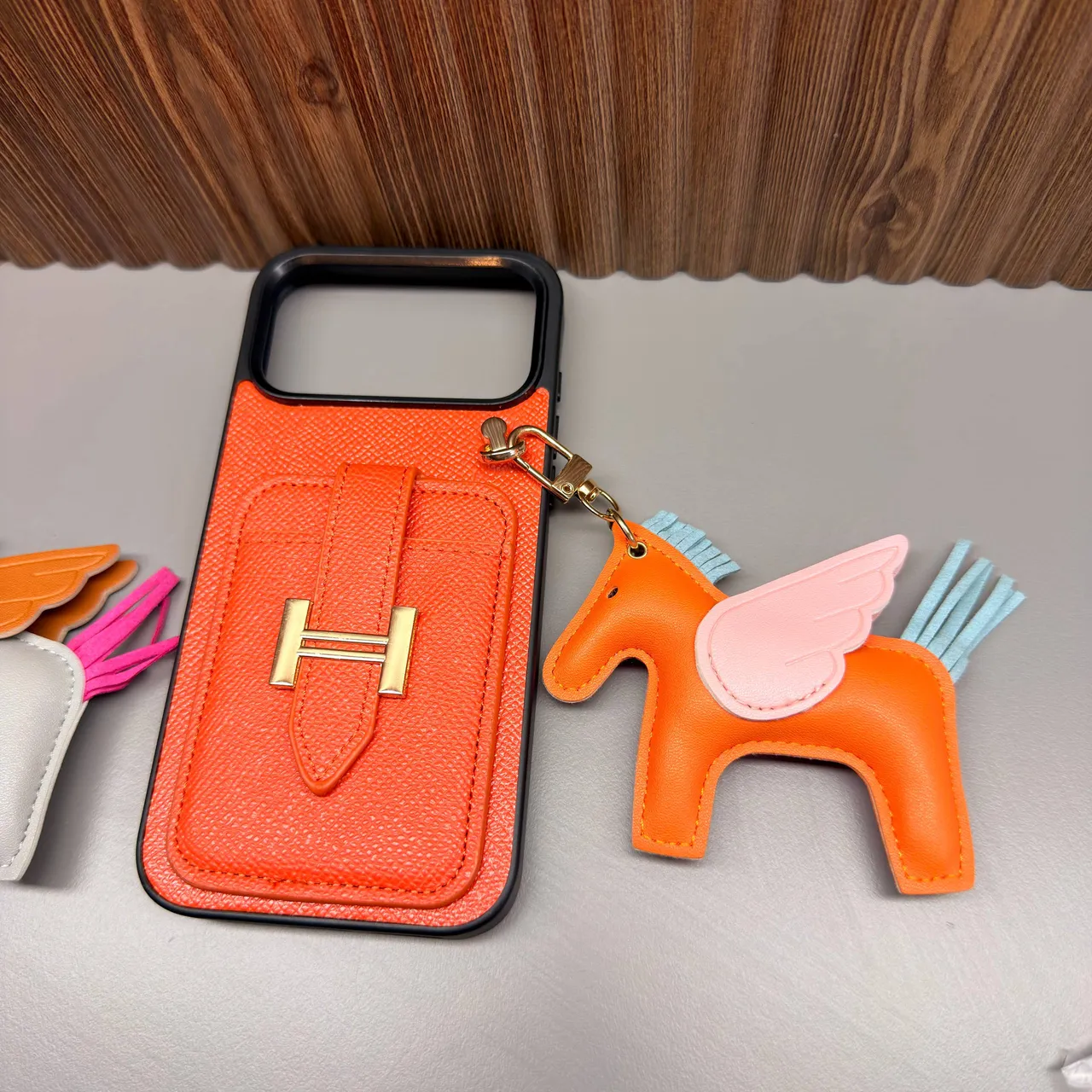 Anahtarlıklı telefon kılıfı 7