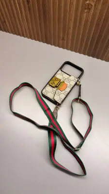Anahtarlıklı telefon kılıfı