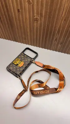 Anahtarlıklı telefon kılıfı