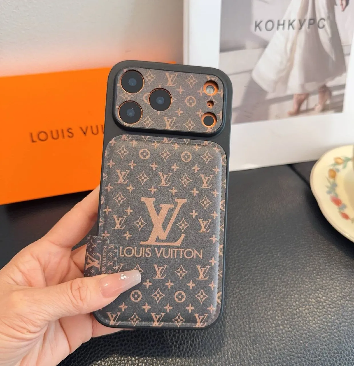 Anahtarlıklı kartlıklı telefon kılıfı 3