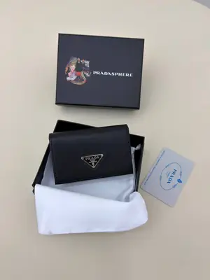 Prada cüzdan