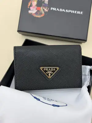 Prada cüzdan