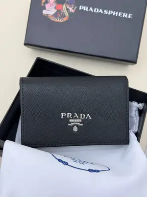 Prada cüzdan
