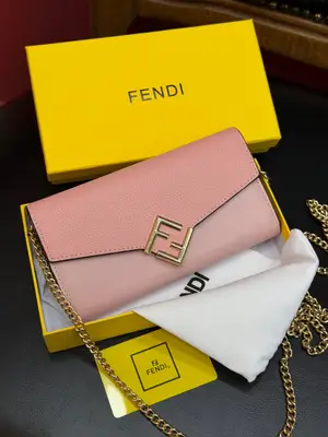 Fendi cüzdan