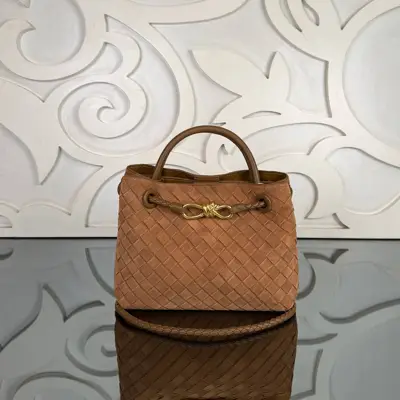 Andiamo suede bag
